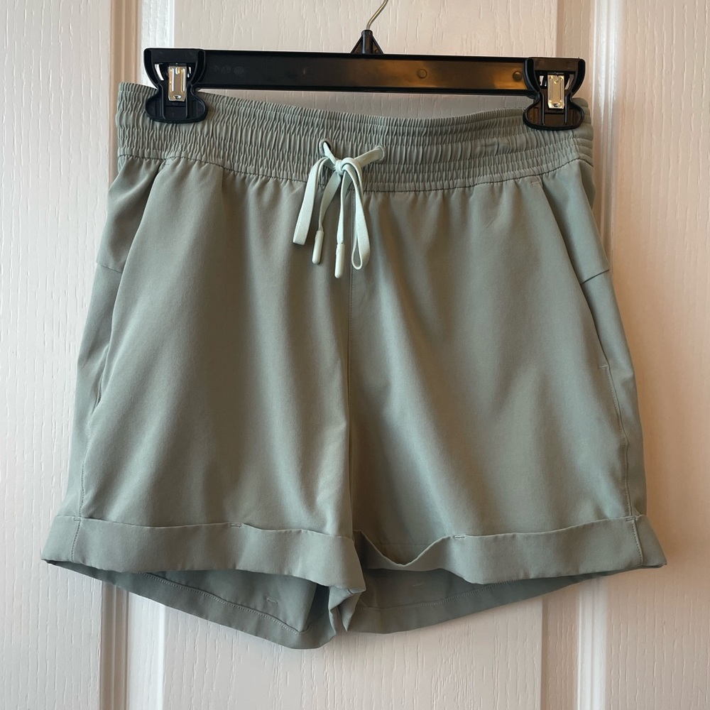 Lululemon high-wasted tie-shorts. Like new condition. Size 4.